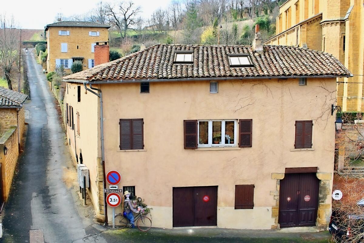 Photo 1 : Maison en pierres dorées, 5 chambres