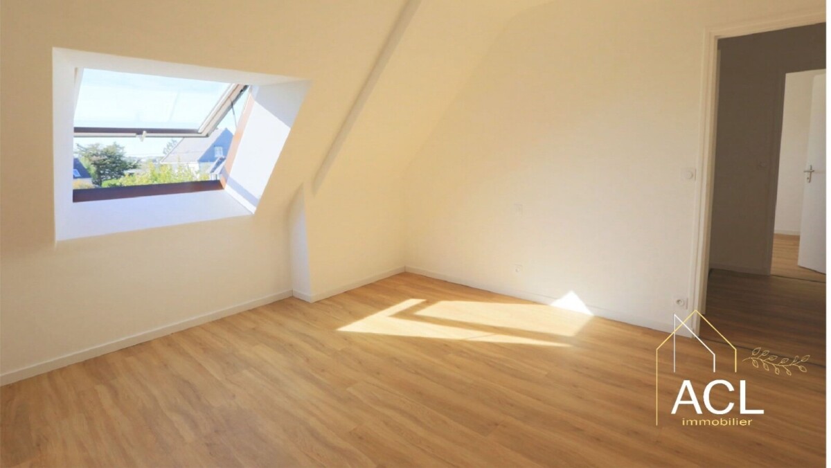 Photo 9 : Maison rénovée de 4 chambres avec commerces à pieds