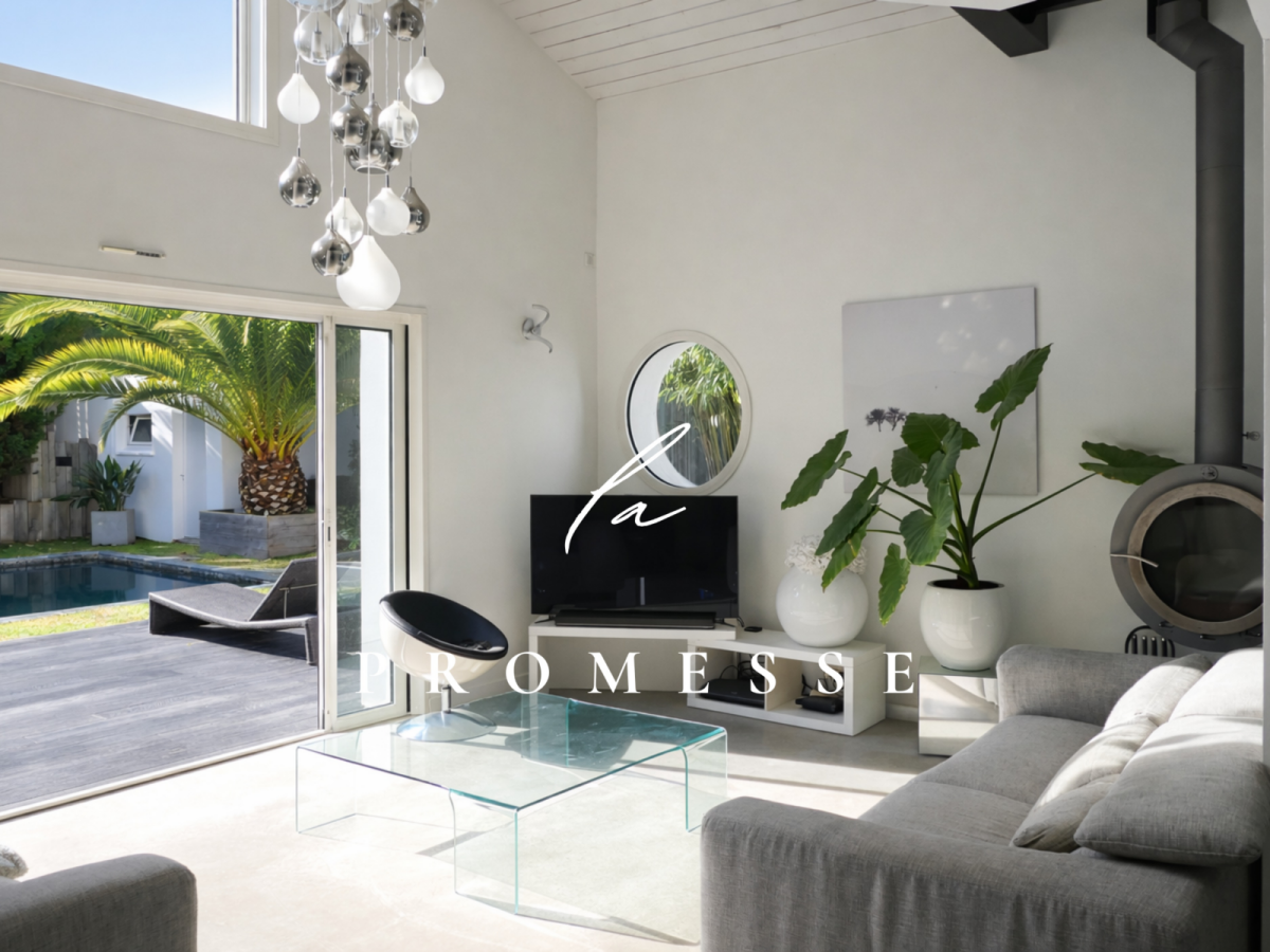 Photo 3 : FAMILY HOUSE - Terrasse & Piscine