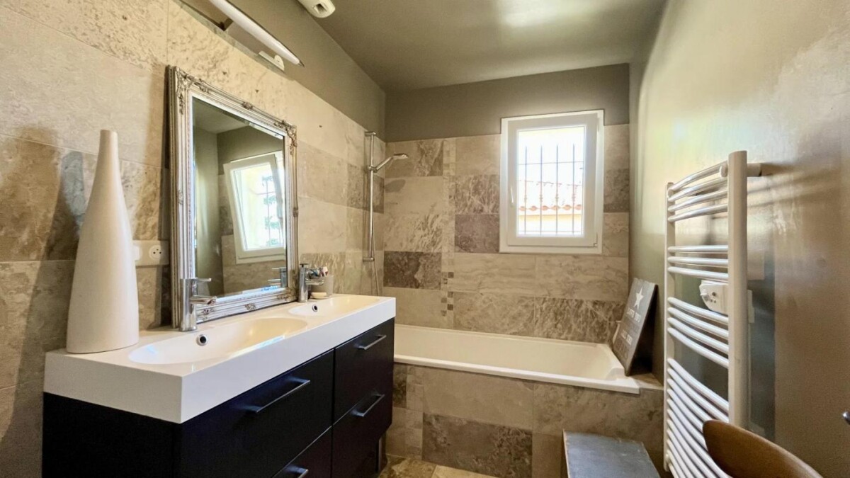 Photo 19 : Villa de standing avec vue à Rochefort du Gard