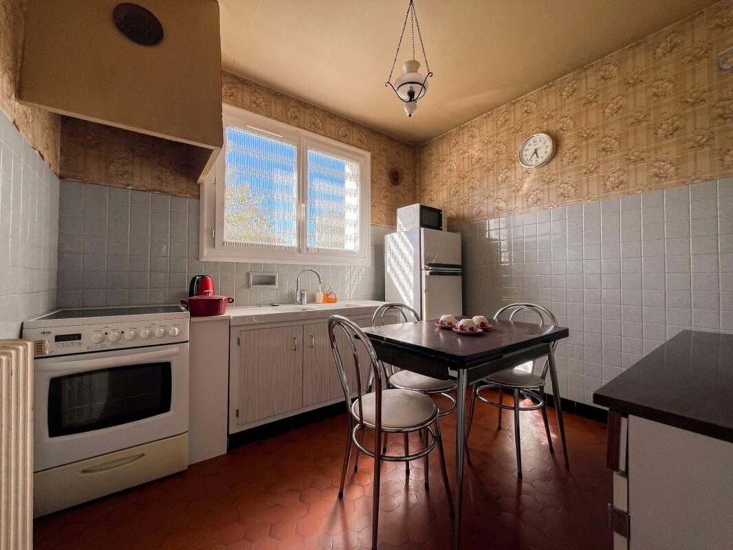 Photo 5 : Maison familiale des années 70 avec jardin arboré à 10 min d