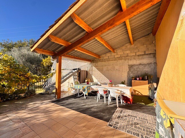 Photo 2 : Maison jumelée 2/3 pièces sur 1600m2 - Lucéram -