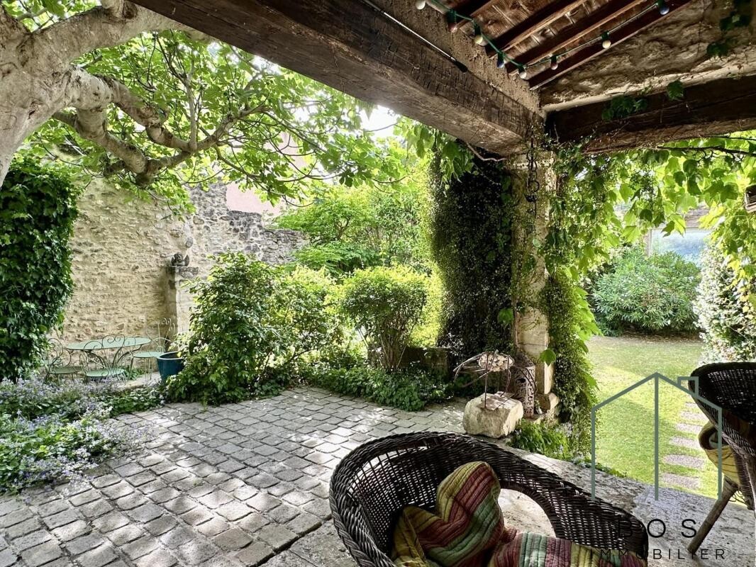Photo 10 : Bâtisse en pierres avec piscine