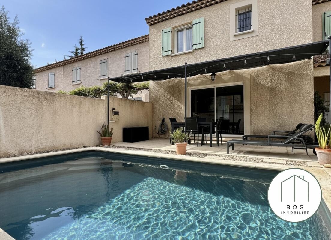 Photo 1 : Maison avec piscine et garage