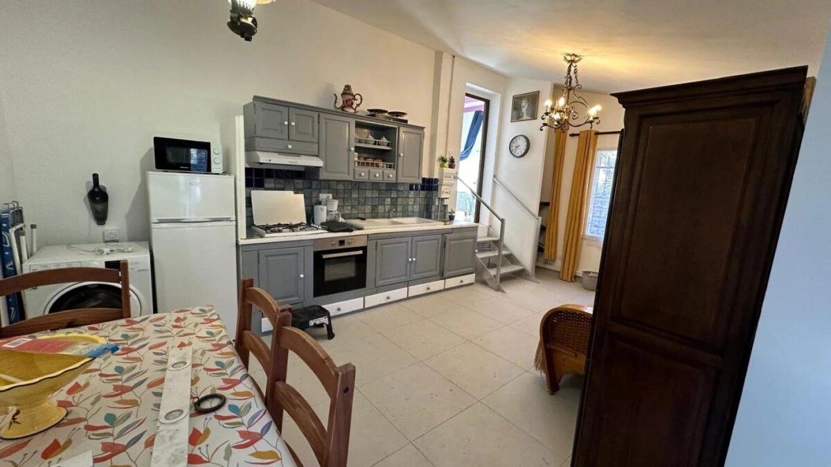 Photo 19 : Villa de plain pied avec appartement et dépendances à Vedène