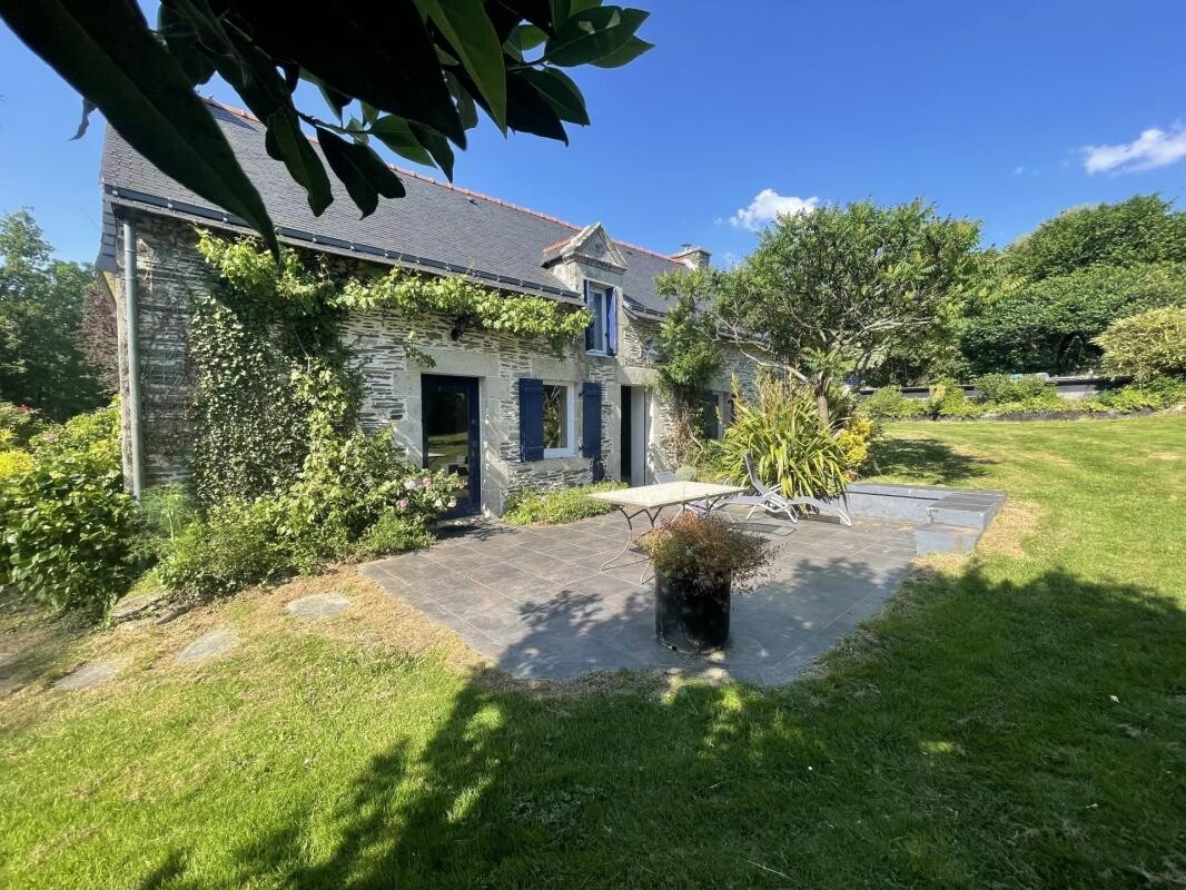Photo 1 : Propriété avec Longère 193 m² - Piscine chauffée - dépendances Terrain 4772 m² sans vis-à-vis – Entre Elven et Sérent