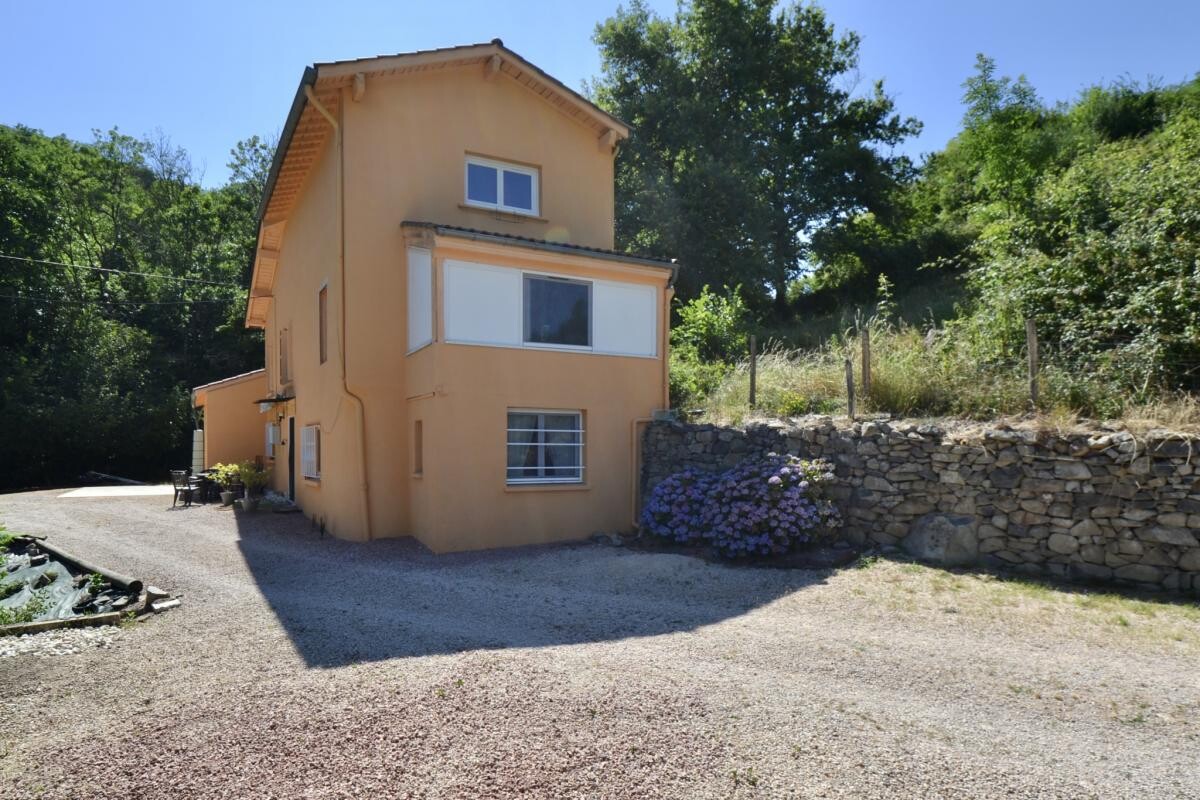 Photo 3 : Maison restaurée au calme