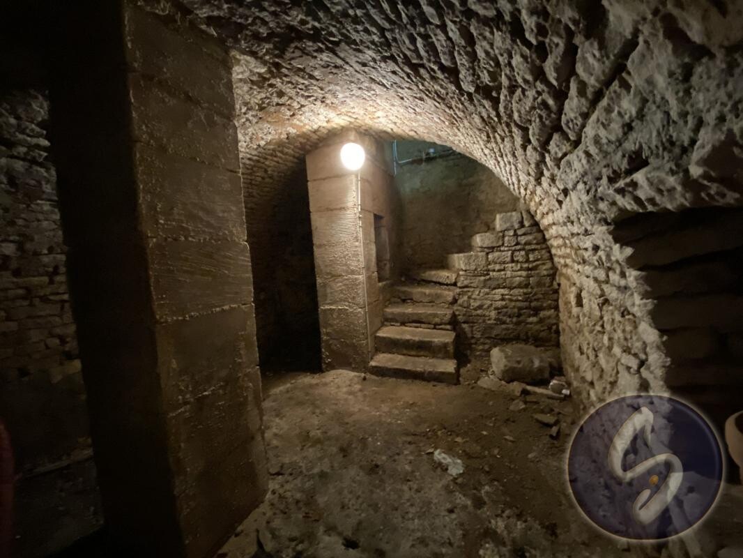 Photo 5 : Proximité écoles primaires, collèges et lycée comme commerce