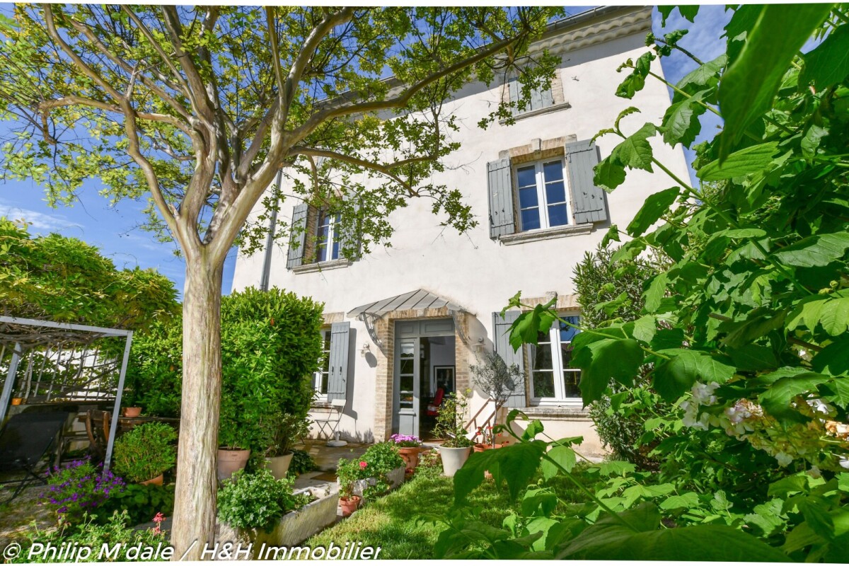Photo 1 : Maison - Morières-lès-Avignon - 255m²