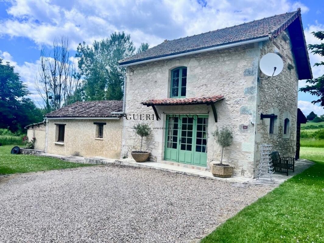 Photo 4 : Charmante propriété en pierre avec deux maisons et piscine au cœur du vignoble de Monbazillac