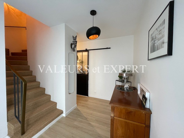 Photo 1 : TB Maison moderne semi individuelle, garage,parking, jardin