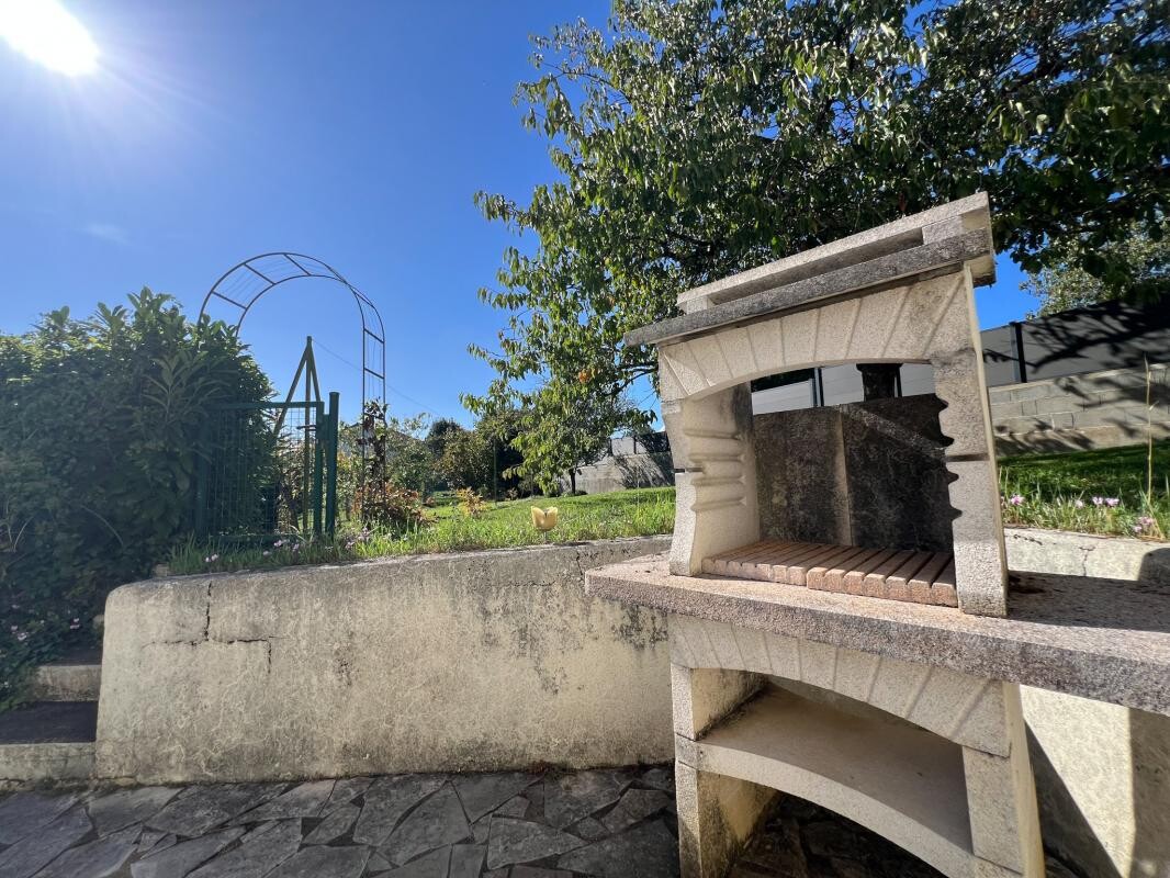 Photo 9 : Maison familiale des années 70 avec jardin arboré à 10 min d