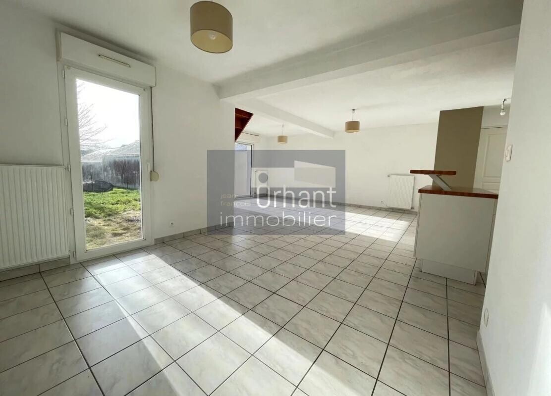 Photo 5 : Maison 2003 - 3 chambres + garage + terrasse et jardin proche bourg – Theix