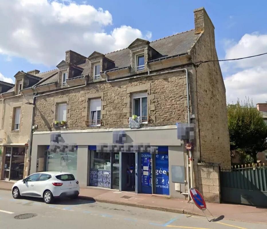 Photo 1 : Immeuble de rapport de qualité – Baud – Rendement 6,6% - 1 local commercial + 3 appartements