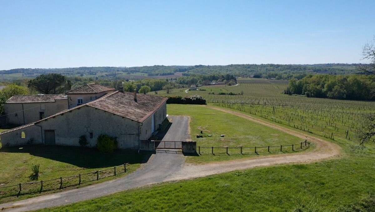 Photo 2 : Entre-deux-Mers, maison ancienne rénovée avec vue dominante