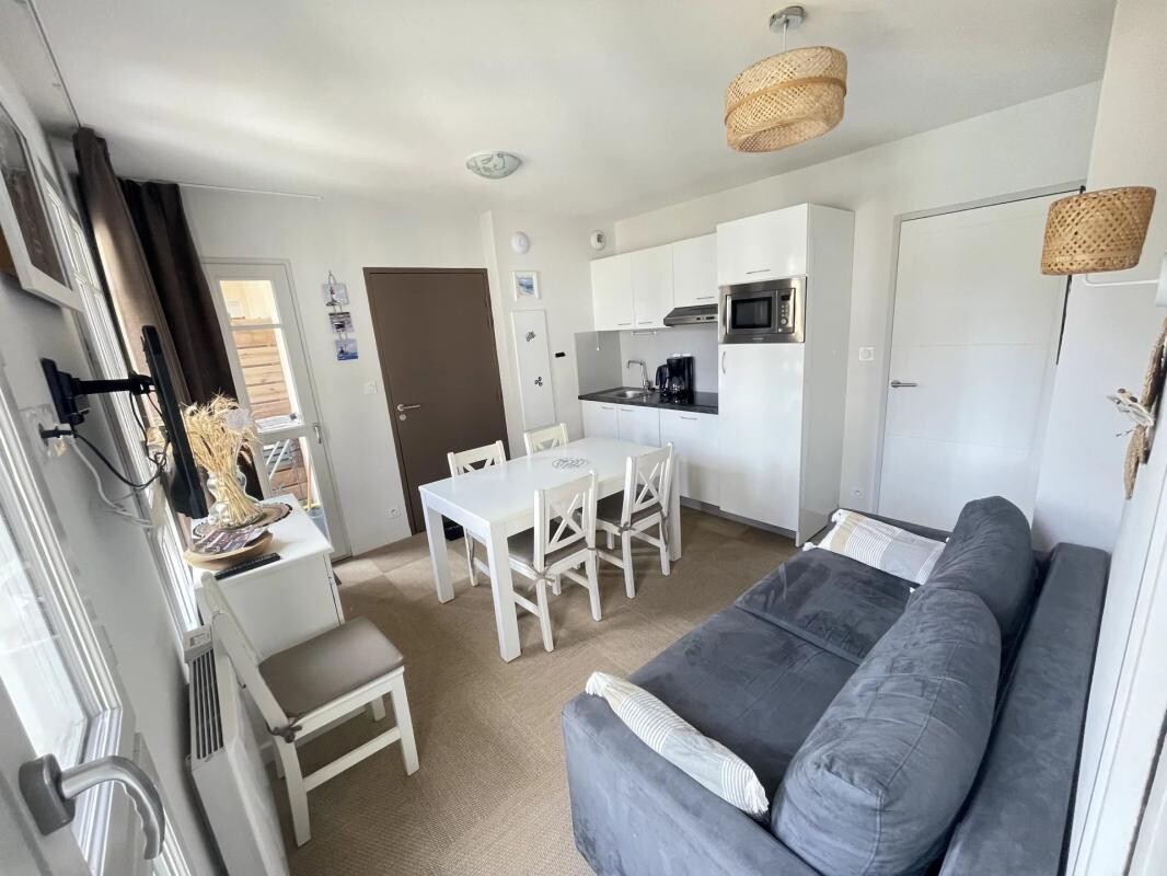 Photo 4 : T2 + cabine 34 m² avec balcon – Dans un Château avec piscine - Baden