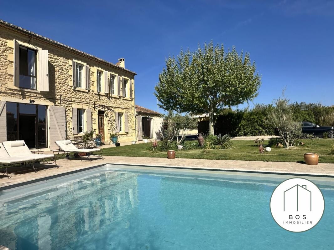 Photo 2 : Bastide en pierres avec piscine