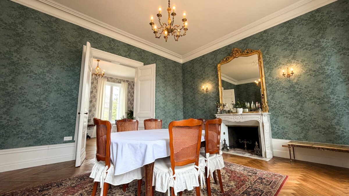 Photo 2 : Maison de Maître meublée du XIXème intégralement rénovée