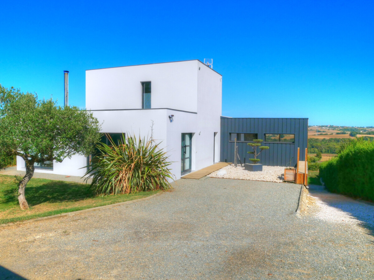 Photo 1 : Maison  contemporaine entre Agen et Nérac - 200m²