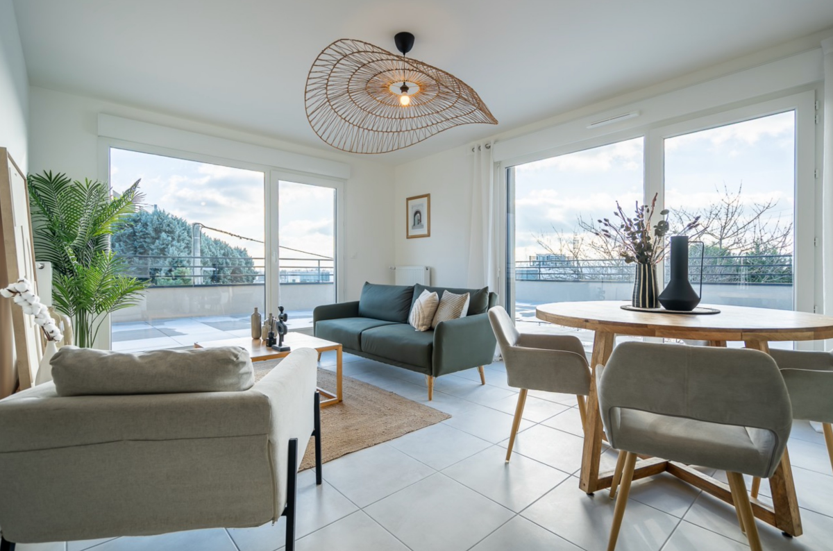 Photo 2 : T4 terrasse dernier étage avec parkings - Dardilly - 82m²