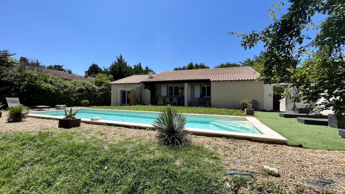 Photo 1 : Villa avec piscine et dépendances proche de L'Isle-sur-la-Sorgue