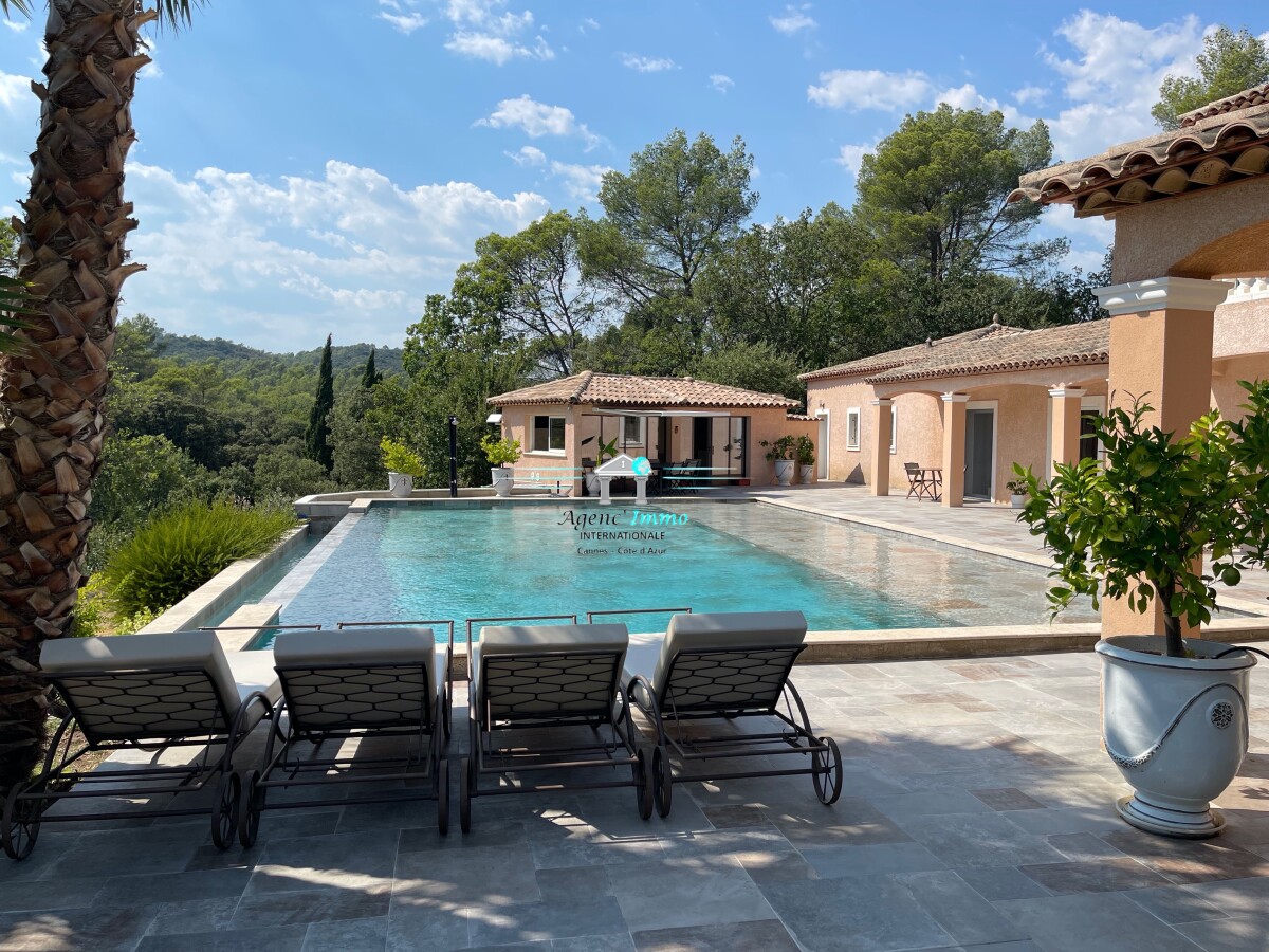 Photo 1 : Villa - Le Thoronet - 307m²