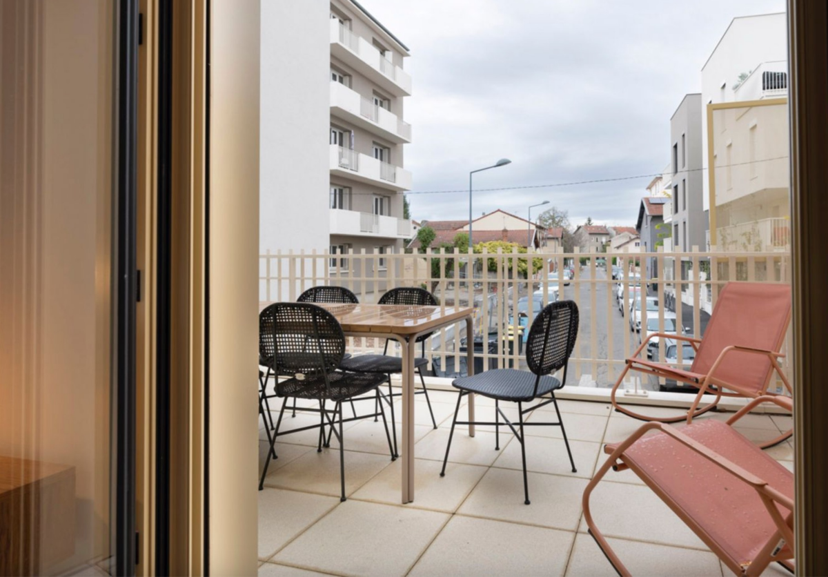 Photo 2 : T5 neuf meublé avec terrasse  - Villeurbanne  - 83m²