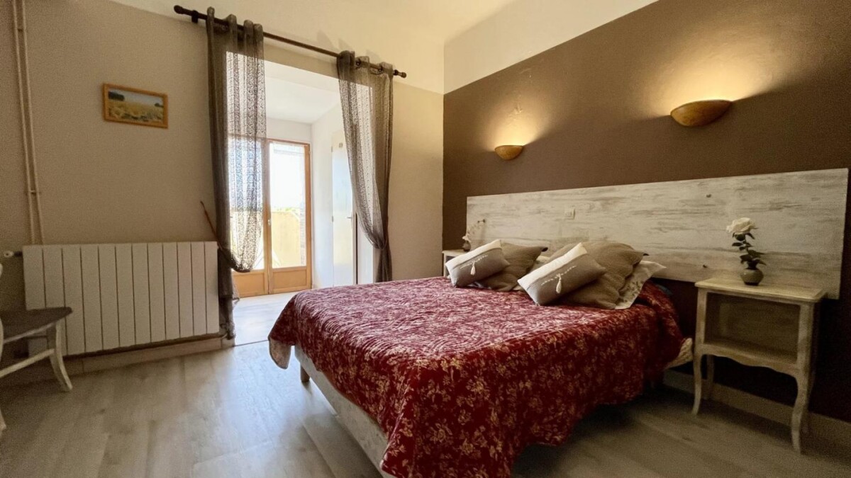 Photo 16 : Murs et fond d'un hôtel de 15 chambres à Saumane de Vaucluse