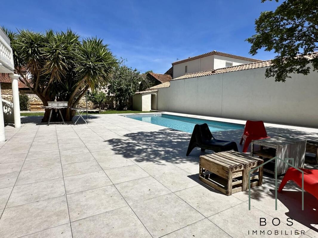Photo 2 : Maison de ville avec piscine et garage