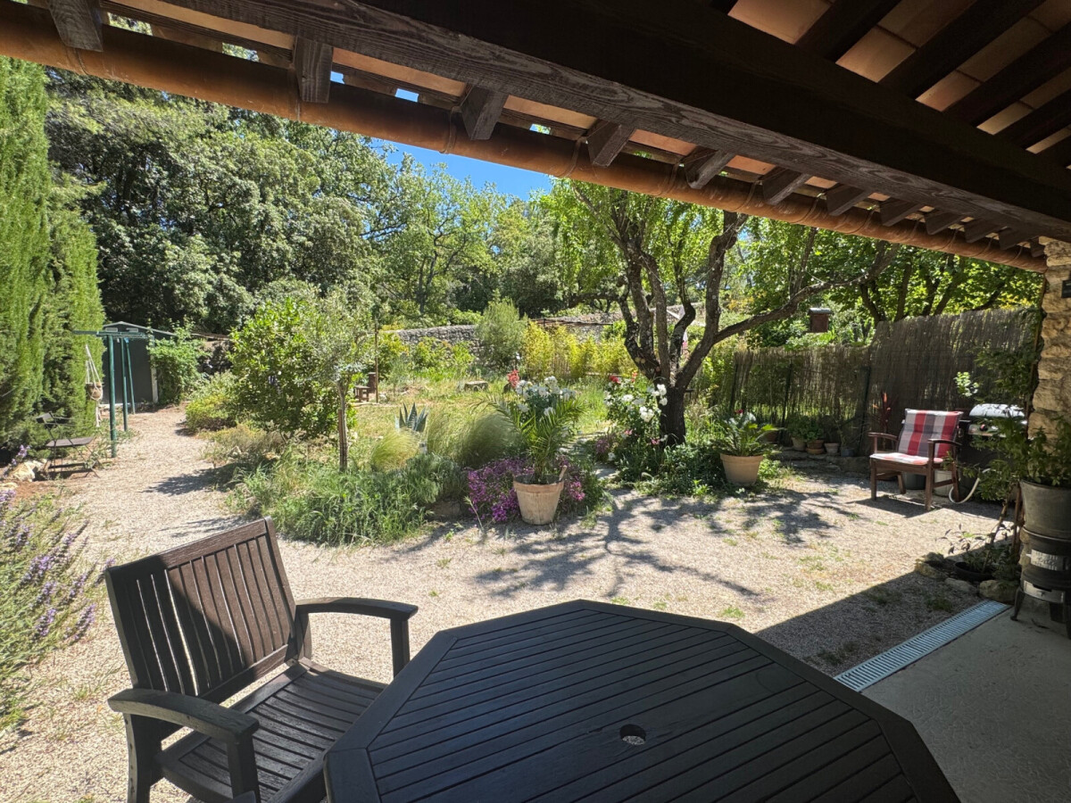Photo 3 : Appartement avec jardin dans un ancien mas en pierres