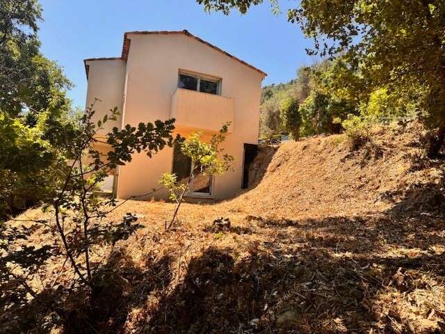 Photo 1 : Villa Neuve 84 m2 à terminer sur 400 m2 - Bendejun -