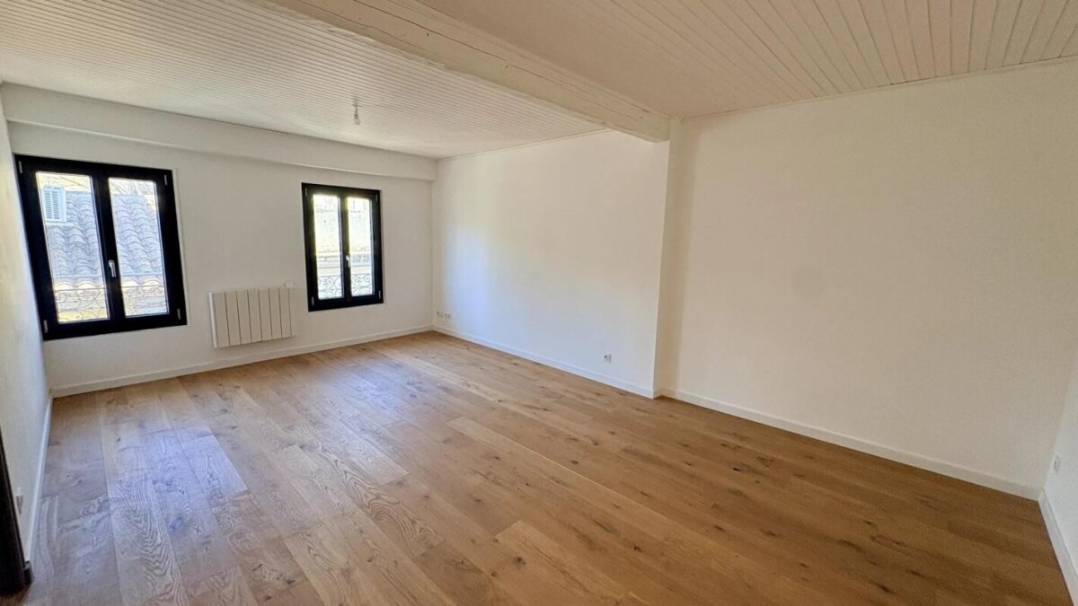 Photo 6 : Coup de coeur pour ce Charmant T2 de 52 m² sous les toits – Intramuros, quartier recherché avignonnais