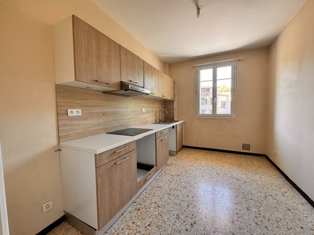 Photo 4 : Appartement 4 pièces 98 m2 / Balcon/ Parking / L'escaréne