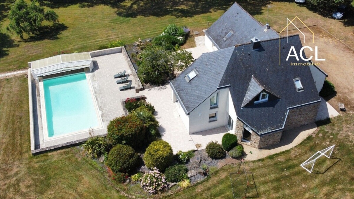 Photo 2 : Propriété d’exception à Carnac avec piscine et parc arboré