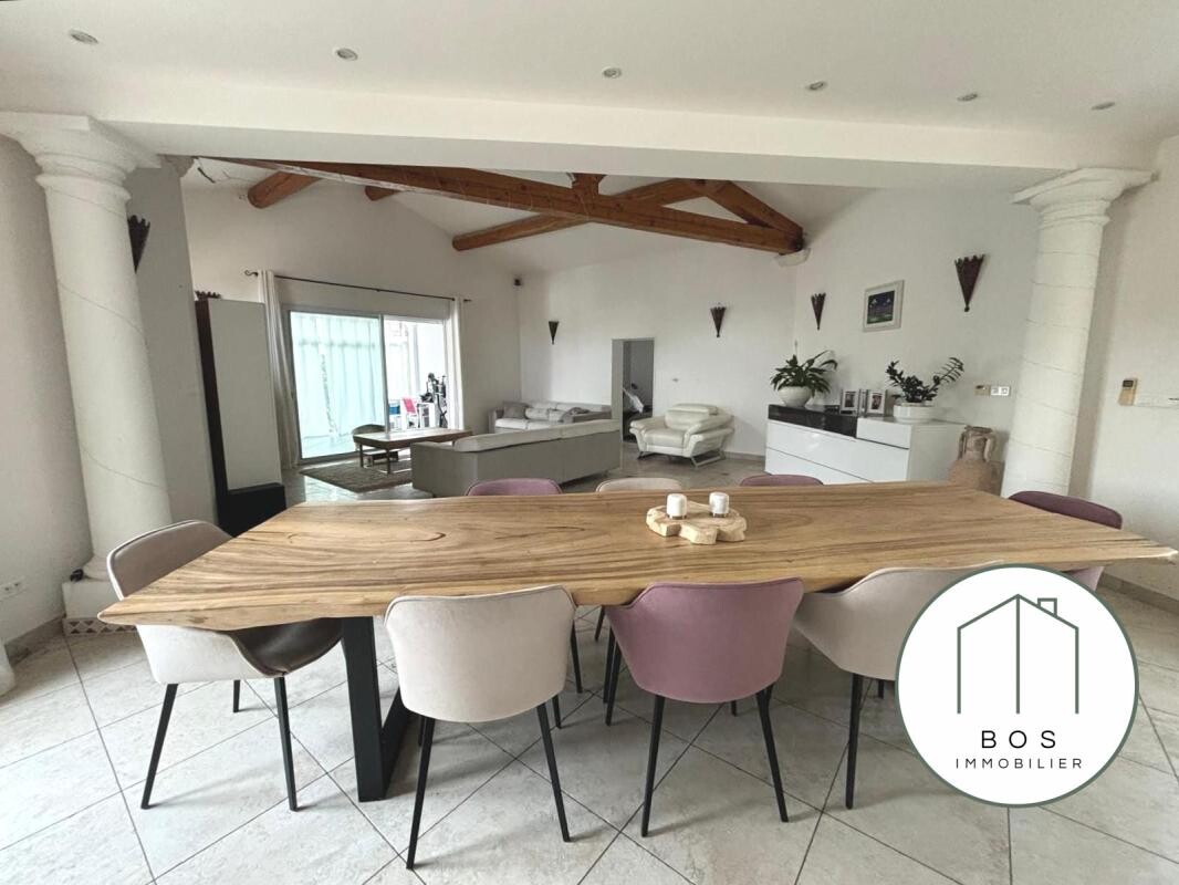 Photo 6 : Spacieuse villa avec piscine