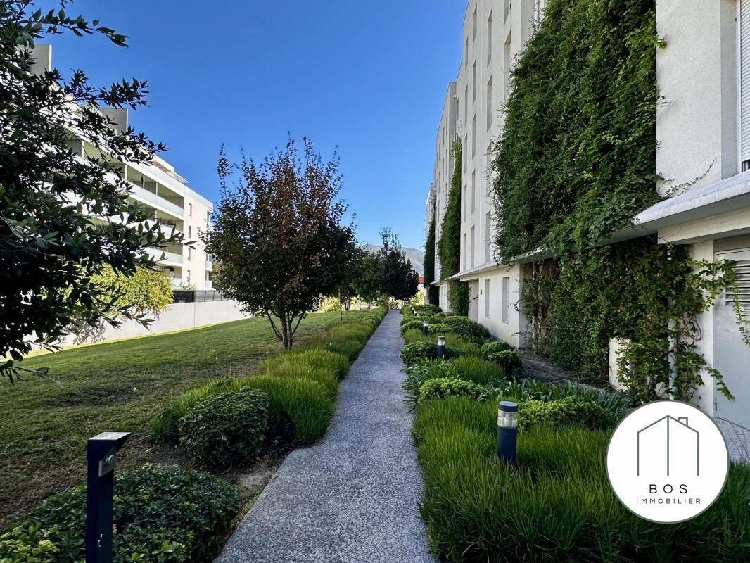 Photo 1 : Appartement T3 avec terrasse et garage