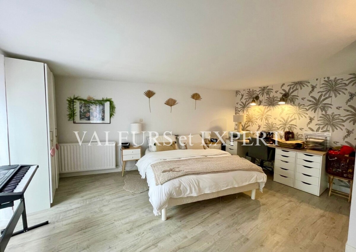 Photo 7 : TB CORPS DE FERME EN L DE 212m²HAB., VASTE JARDIN, GARAGE