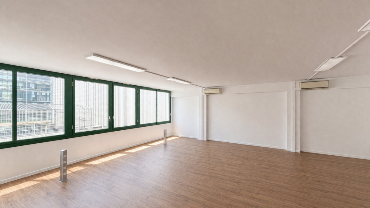 Photo 3 : OPEN SPACE / PLATEAU NEUF – Emplacement stratégique  55 m²