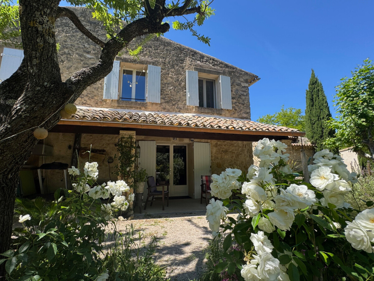 Photo 1 : Appartement avec jardin dans un ancien mas en pierres