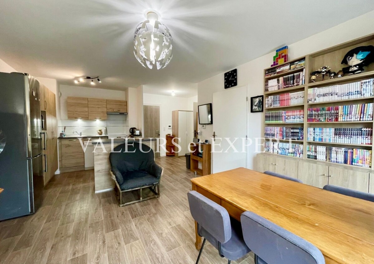 Photo 2 : TB 2 PIECES DE PLAIN PIED, TERRASSE, PLACE DE PARKING