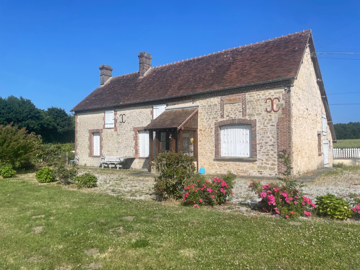 Photo 1 : Maison - Sainte-Céronne-lès-Mortagne - 120m²