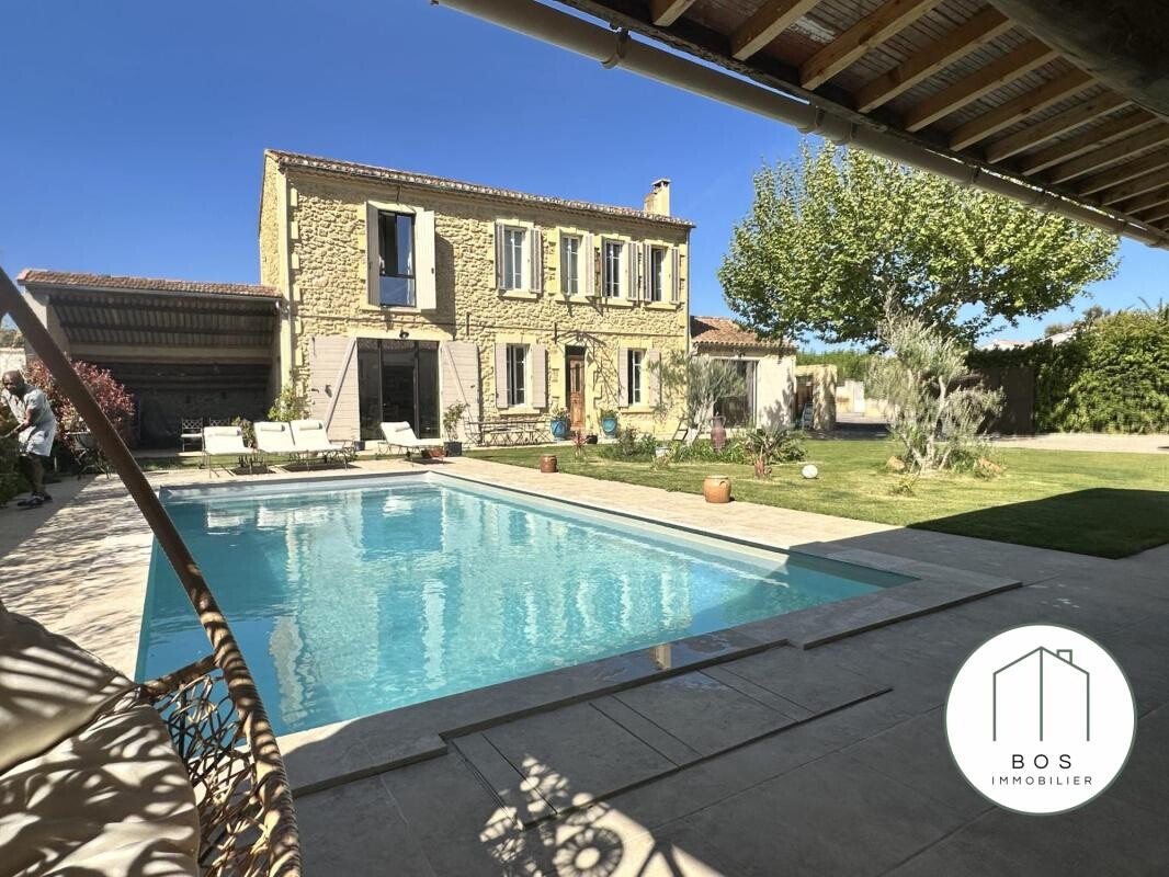 Photo 1 : Bastide en pierres avec piscine