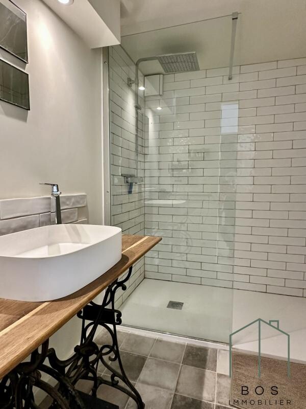 Photo 24 : Maison de ville avec piscine et garage