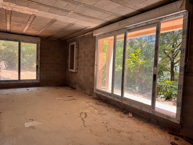 Photo 4 : Villa Neuve 84 m2 à terminer sur 400 m2 - Bendejun -