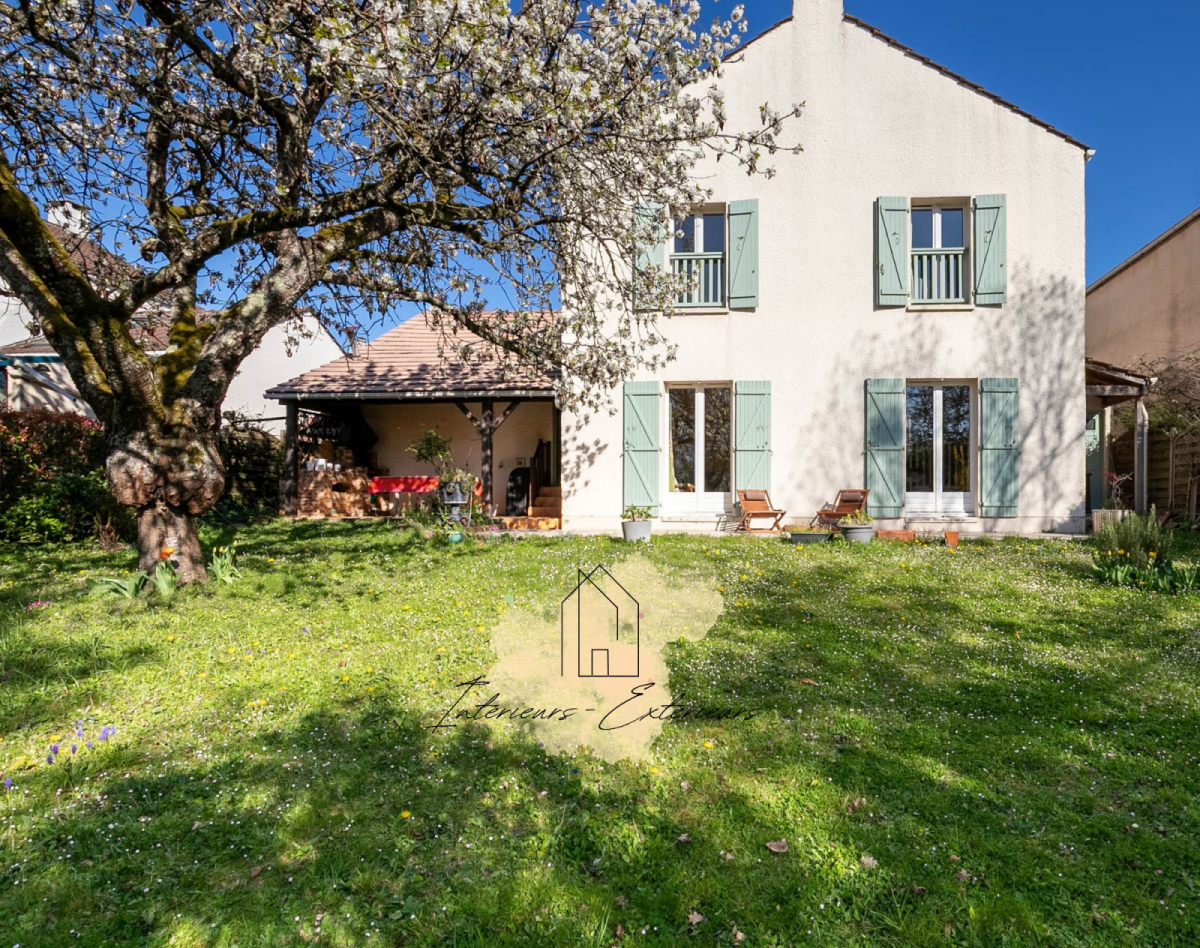 Photo 1 : Maison Familiale - 6 pièces - 4 chambres à Jouy-le-Moutier