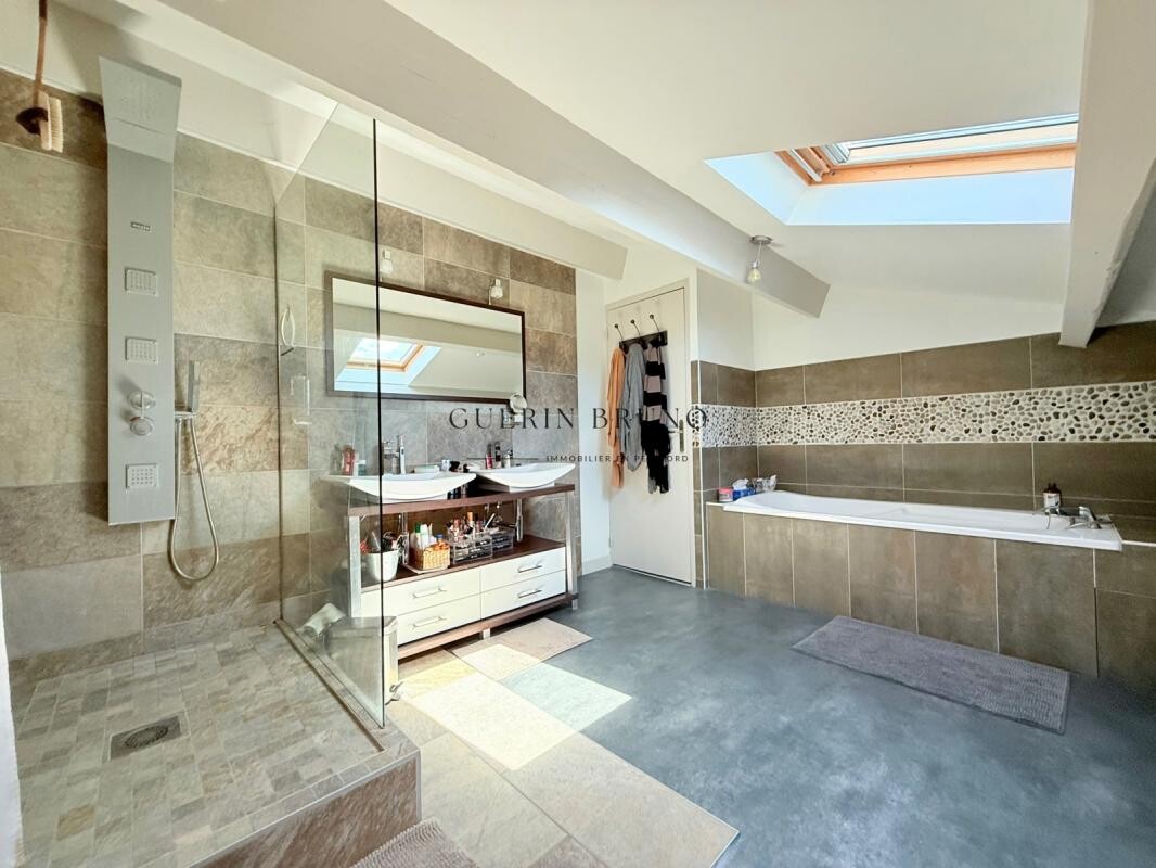 Photo 4 : À Vendre - Maison de caractère rénovée avec piscine, centre-ville de Bergerac