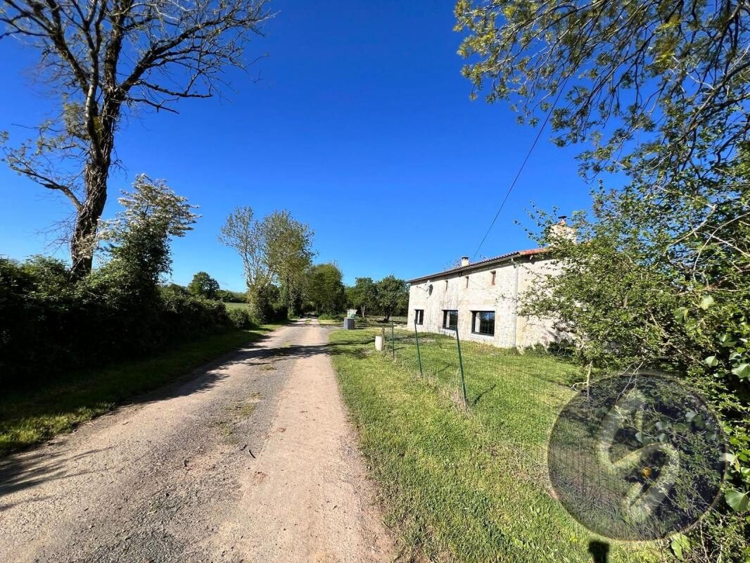 Photo 9 : MAISON ANCIENNE RENOVEE SUR GRAND TERRAIN