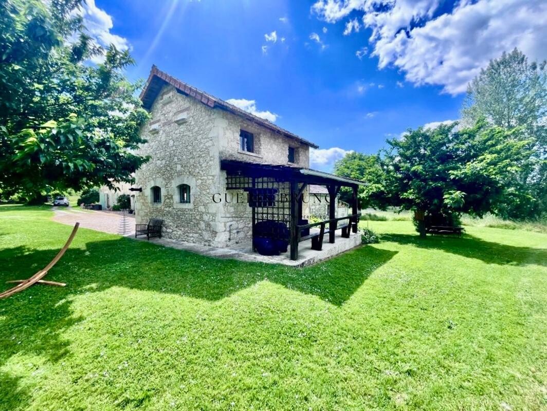 Photo 5 : Charmante propriété en pierre avec deux maisons et piscine au cœur du vignoble de Monbazillac