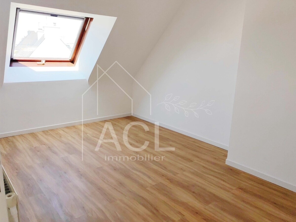 Photo 5 : Maison rénovée de 4 chambres avec commerces à pieds