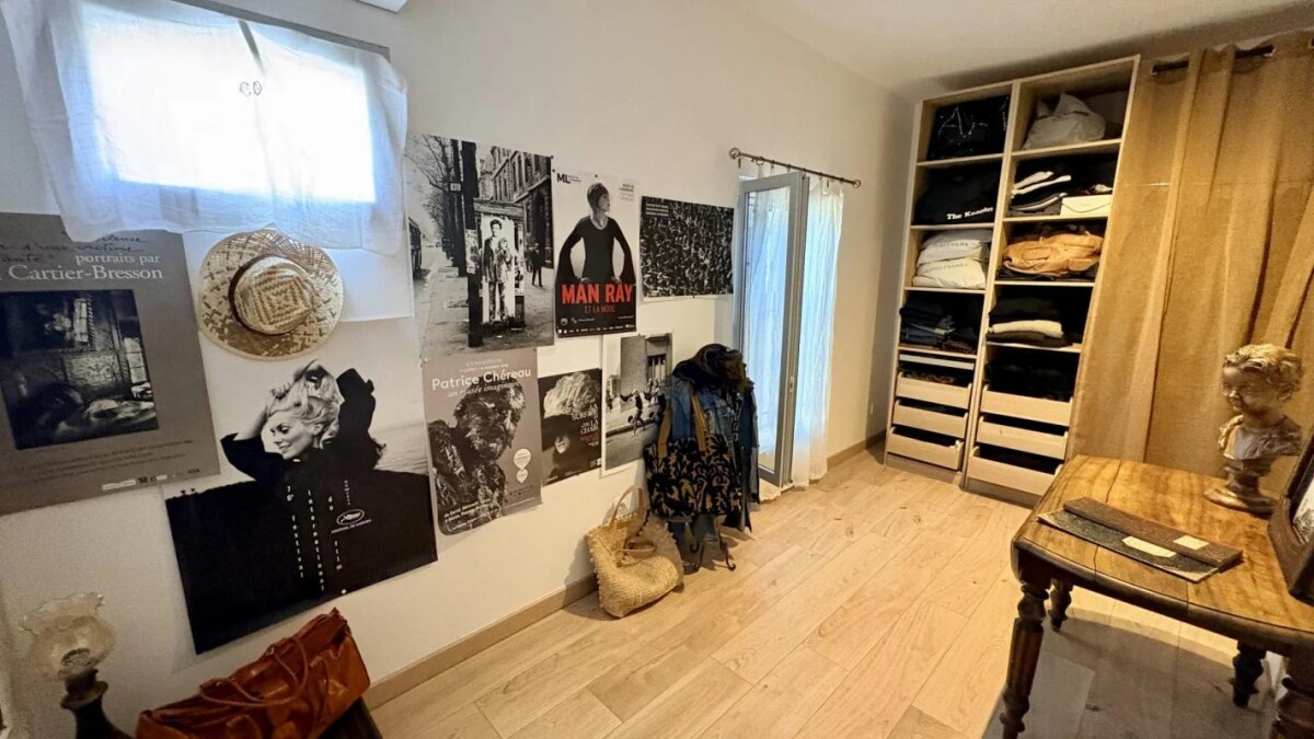 Photo 10 : Maison de charme rénovée avec extérieur, stationnement et jardin au coeur d'Avignon